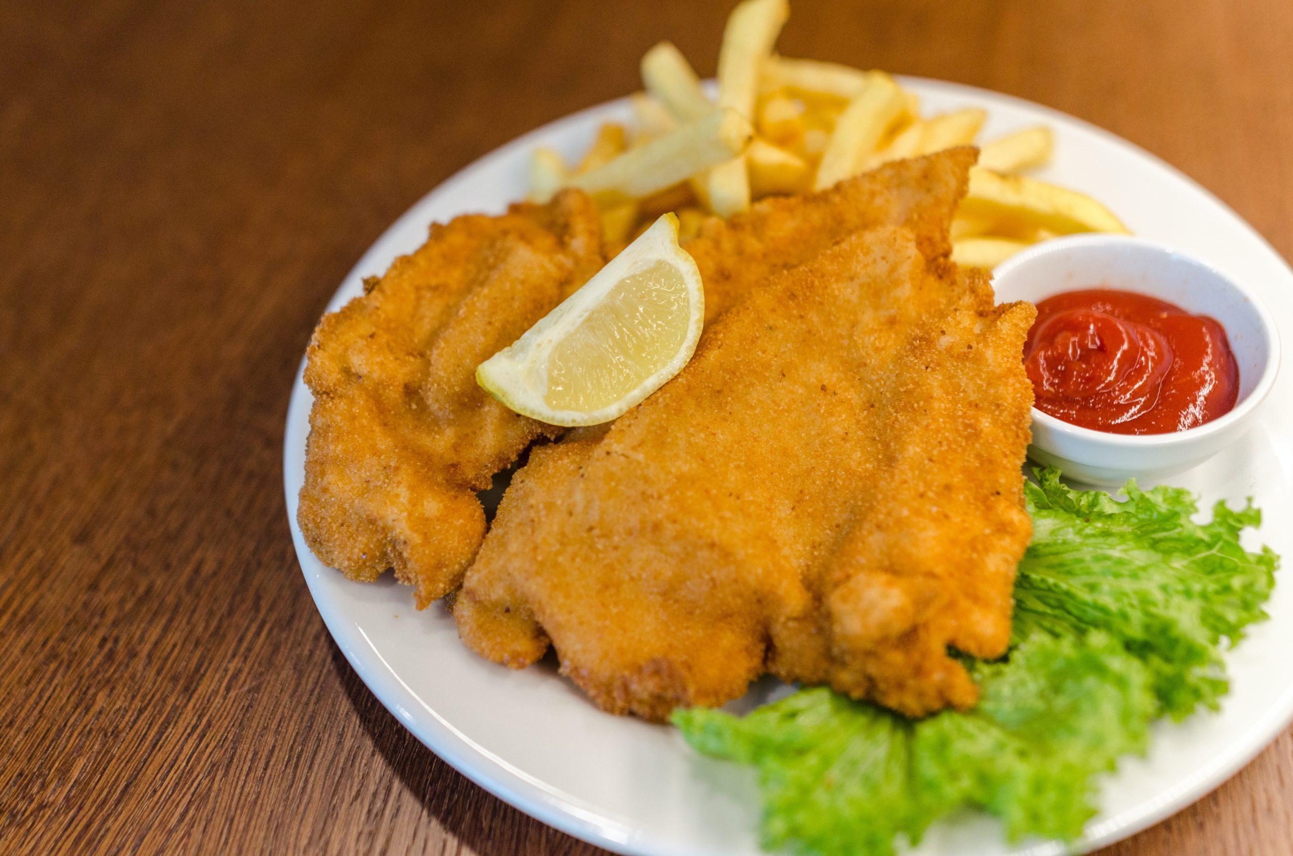 PopUpHeurigerSchnitzel Der Pop-up Heuriger bringt euch nur den besten Heurigen-Schmaus - wir bieten euch typische, moderne und auf Wunsch auch vegane Heurigen-Klassiker wie Bratl aus der Rein oder das traditionelle Schnitzel